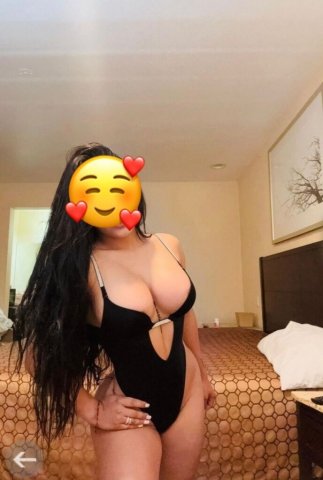 Valentina (23) — Blonde Video Verification Escort in Knoxville - 1