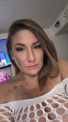 Private Incall Near Maximo Marina (St Pete) + Outcalls in Tampa Area - 1