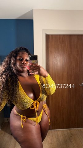Charlotte NC Chocolate-Themed Escort — OnlyFans & IG - 1