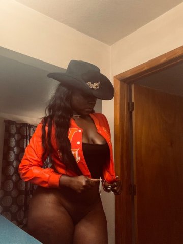 Queens NY Escort — NINA for Multi-Hour Sessions - 1