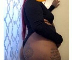 Milwaukee Bombshell Female Escort — private dancer with tight juicy thighs - Image 3