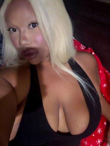 Blonde Bombshell Escort (22) — big lips, soft natural brown body, HT 5'3 - 1