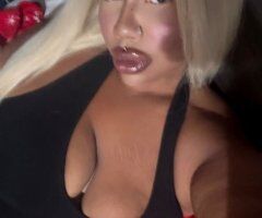 Blonde Bombshell Escort (22) — big lips, soft natural brown body, HT 5'3 - Image 4
