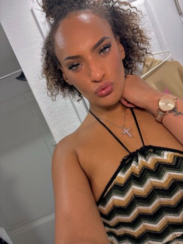 Phoenix, AZ Female Escort — Incall & Outcall Private Apartment - 1