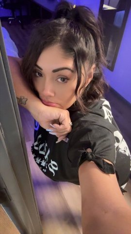 Seattle Private Female Escort — End-Of-Week Friday Energy - 1