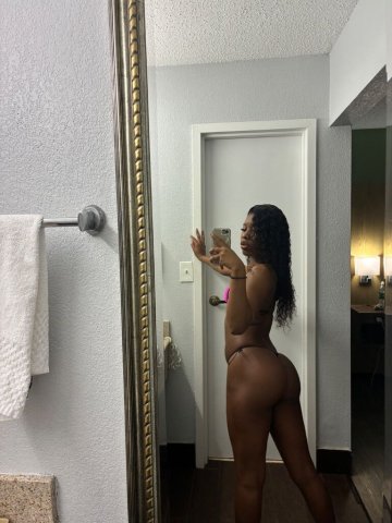 Huntsville AL Texas Hottie Bubble Butt Escort — Overnight - 1