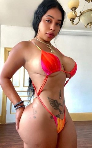 Latina Female Escort in Denver, CO — Home Delivery - 1