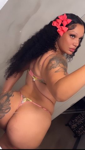 Palm Springs 21 Visiting Female Escort — massages + video/FaceTime shows - 1