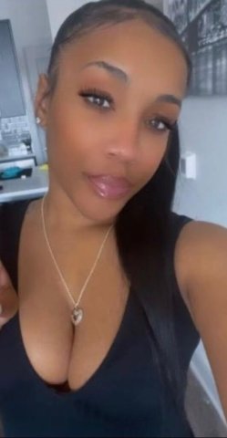 Selina (Dominican) — Female Escort with Full-Body Massage Included - 1