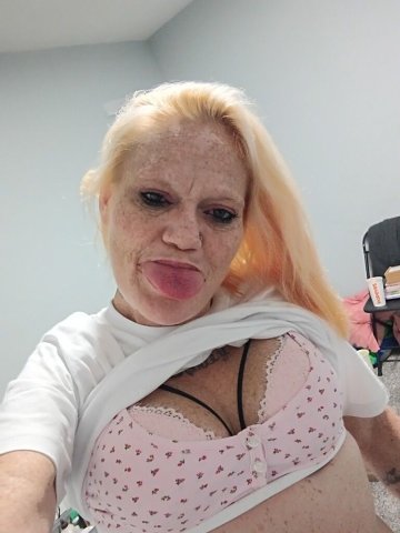 Columbus, Ohio Female Escort — Wet Saturday - 1