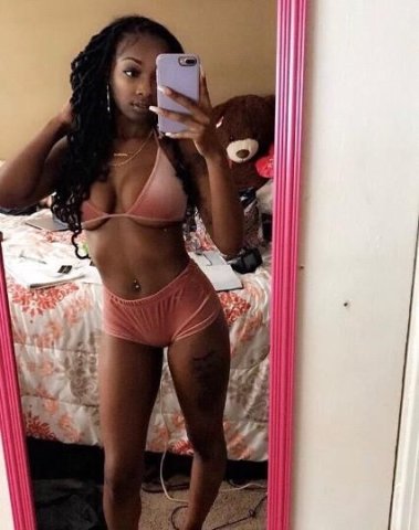 Chicago Female Escort — FaceTime Verify, Incall/Outcall & Private Events - 1