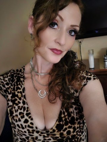 Santa Barbara Petite Redhead Incalls — Full Service, Oral Specialty - 1