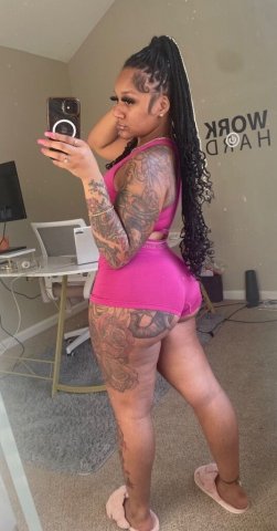 Greensboro, NC Fetish-Friendly Female Escort — Strictly Business, Real Pics - 1