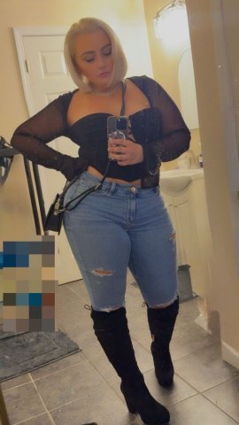 Pittsburgh Female Escort — In & Outcall - 1