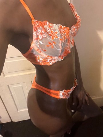 Petite Norristown Female Escort — Incalls Only - 1