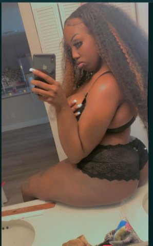 Denver Female Escort — Full Service at $200/hr - 1