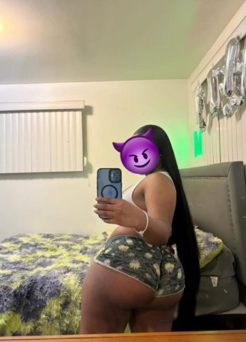 Real Woman Escort in Palm Springs (Discreet, Attentive, Private Space) - 1