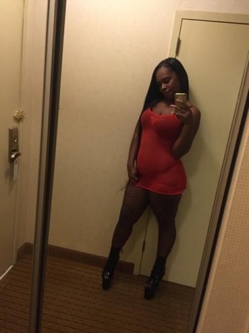 Serious Inquiries Only — Busty Bombshell Outcall (Late Hours) in San Diego - 1