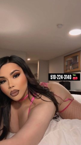 Latina Bombshell Escort Hosting in Sherman Oaks — Doubles Available - 1