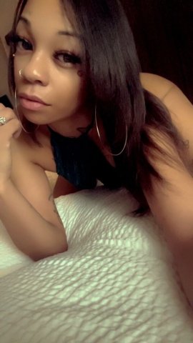 Portland, Oregon Incall Female Escort — PDX Airport Experience - 1