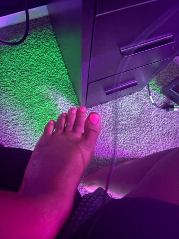 Greenville Female Escort — Foot Fetishes, FaceTime Content - 1