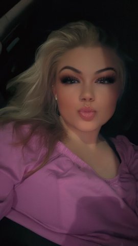 Louisville Female Escort — Outcalls & Discreet Car Visits - 1