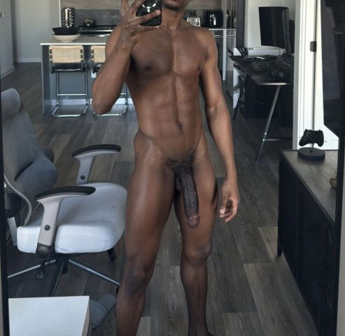 Los Angeles Male Escort — 11 inch pipe, massage & long sessions - 1