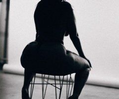 San Fernando Valley escorts - San Fernando Valley CA Outcall-Only Female Escort — Synnamon