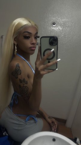 Long Beach CA Female Escort — Cardate “Super Soaker” - 1