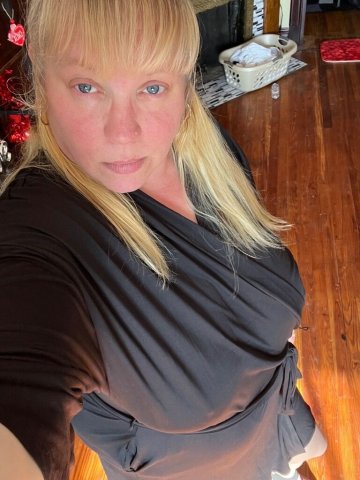 South Buffalo Female Escort — Hump Day QS Special (No Bareback/No Anal) - 1