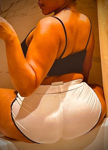 Una Morenita (Spanish Speaking) — Minneapolis/St. Paul Female Escort (Incall/Outcall) - 1