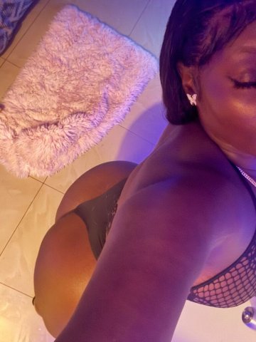 Tampa Late-Night GFE Escort — Green Eyes, Flirty Teasing - 1