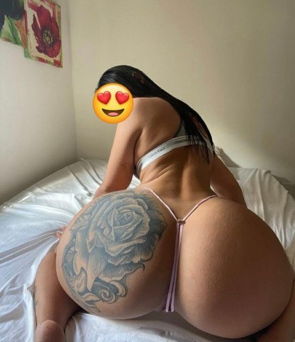 Day Specials — 23: Threesome (30 Minutes) - 1