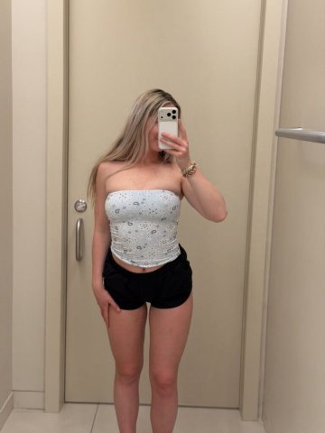 Latina caliente VIP en habitación cómoda (masajes incluidos) - 1