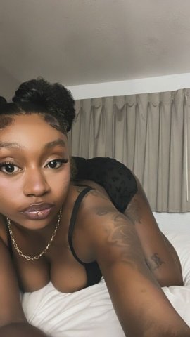 Long Beach Slim Thick Chocolate Female Escort — Facetime Shows - 1