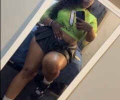 Chicago Outcalls Female Escort — Curvy Throat Goat - Image 2