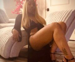 Minneapolis / St. Paul escorts - Minneapolis/St. Paul, MN Female Escort — Petite discreet 2-girl sessions