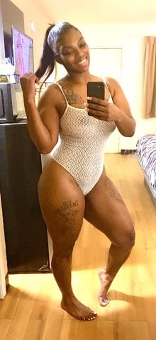Lyric — Discreet Female Escort (Dallas, Texas) for Mature Men - 1