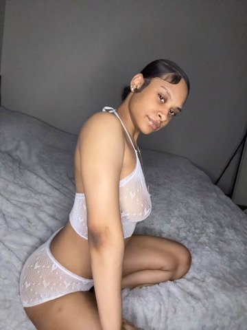 Kansas City MO Female Escort — 2 Girl Special, Incalls & Outcalls - 1