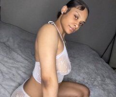 Kansas City escorts - Kansas City MO Female Escort — 2 Girl Special, Incalls & Outcalls