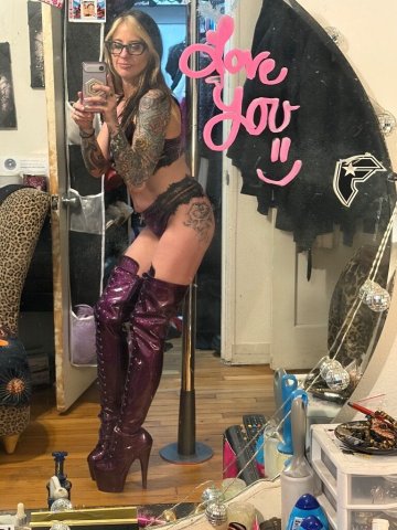 Denver CO Female Escort — Fun party vibe (36) - 1