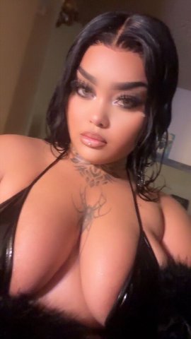 Long Beach CA Outcall Female Escort — Content & Facetime Shows - 1