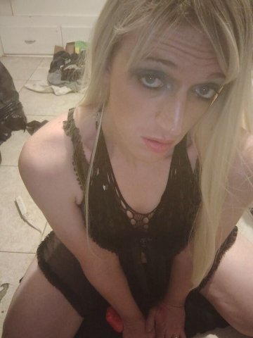 Riverside CA Sissy CD — massages + DTF, tall blonde - 1