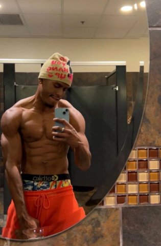 Indianapolis Indiana Male Escort — here only 6/16–6/26 - 1