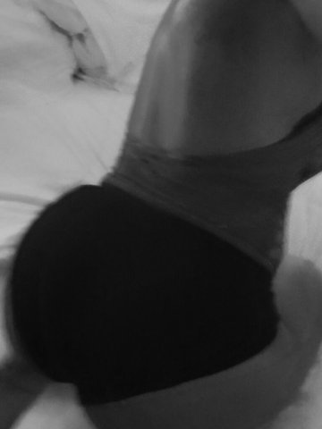 Columbia SC Female Escort — Peach Brandy Baby (36C) - 1