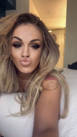 Portland, OR Female Escort — Outcalls & Car Dates, Deep Throat Queen - 1