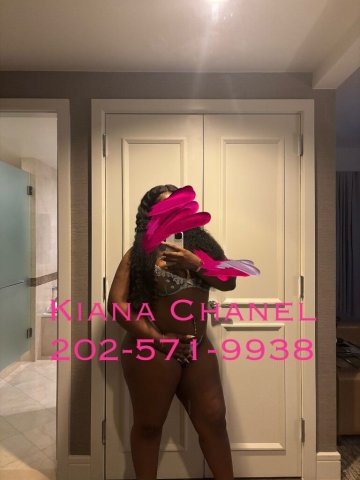 Chocolate Goddess in Brooklyn, NY — Multi-hour dinner dates & overnight sessions - 1