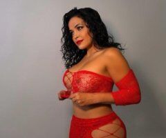 Northern Virginia escorts - Victoria — madura caliente y cariñosa