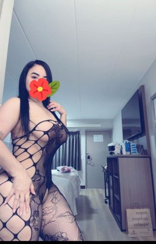 Just Arrive: Sexi Girl Ready to Enjoy — Real Photos - 1