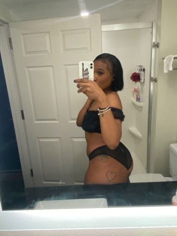 Manhattan NY Female Escort — Chocolate Wonderland sensual sessions - 1